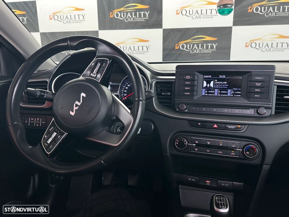 Kia Ceed - 11