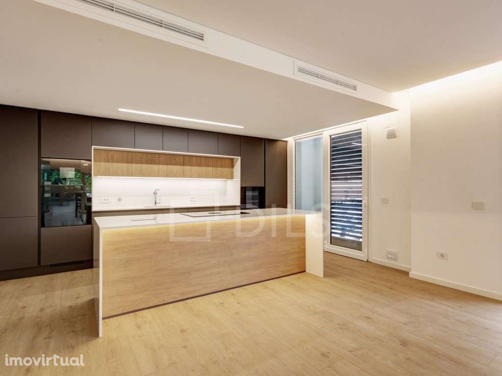 Apartamento T3 a estrear, perto da praia, na Parede - Grande imagem: 2/36