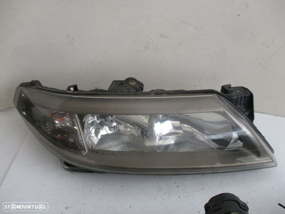 Farol Optica Renault Laguna Xénon 2001 a 2005 Esquerdo Direito - 3