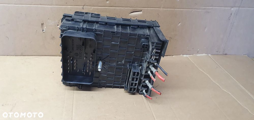 Skrzynka bezpieczników VW Passat B6 3C0937125 1K0937132F - 3