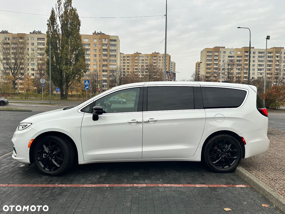 Chrysler Pacifica - 3