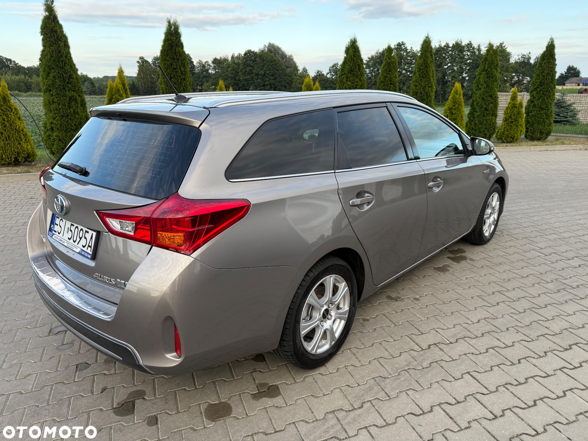 Toyota Auris 1.8 Hybrid Life - 10
