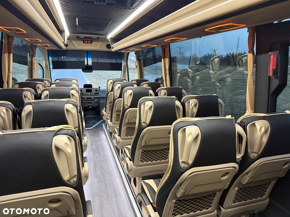 Mercedes-Benz Sprinter 519 - 23