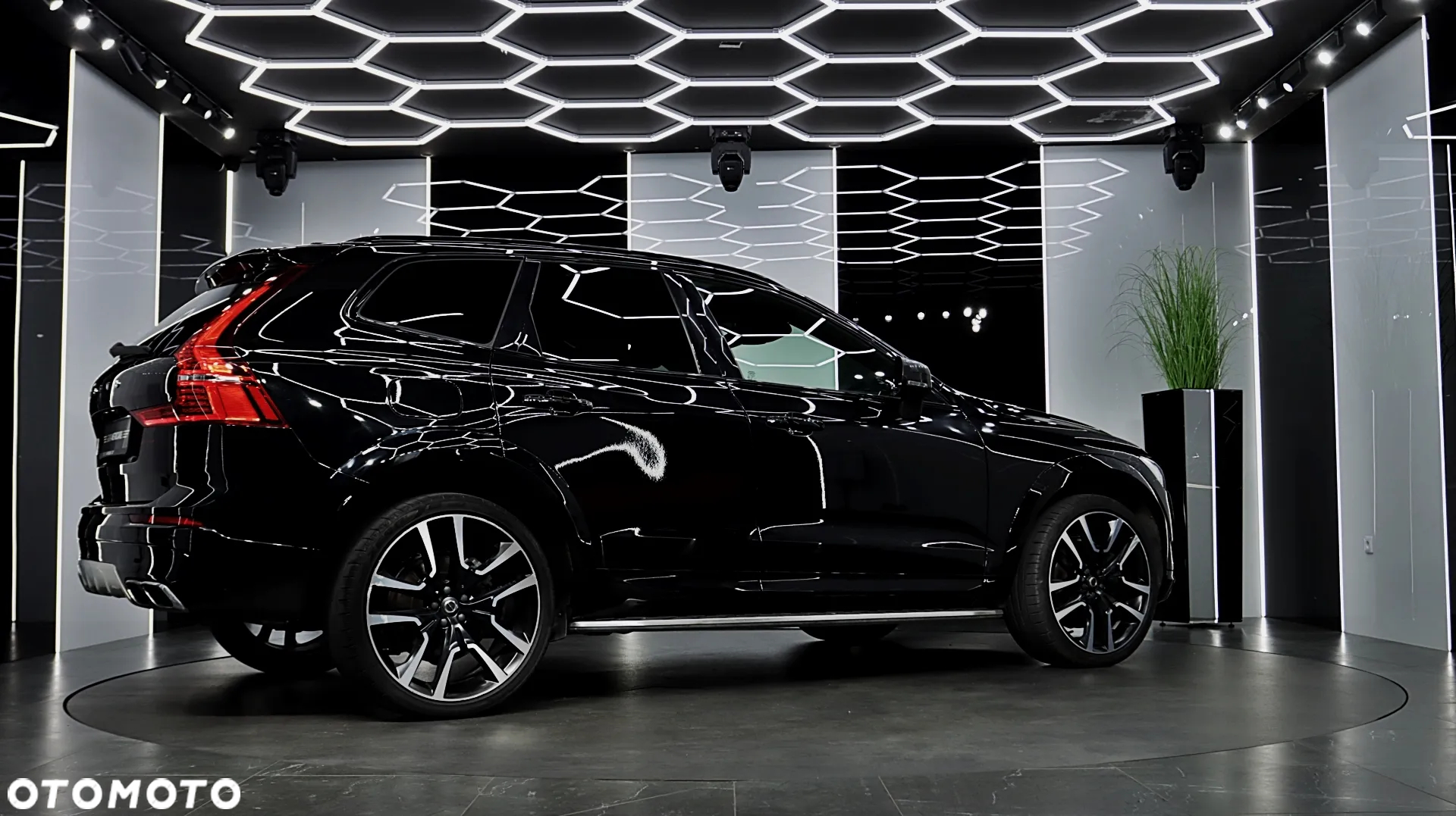 Volvo XC 60 D4 R-Design - 9