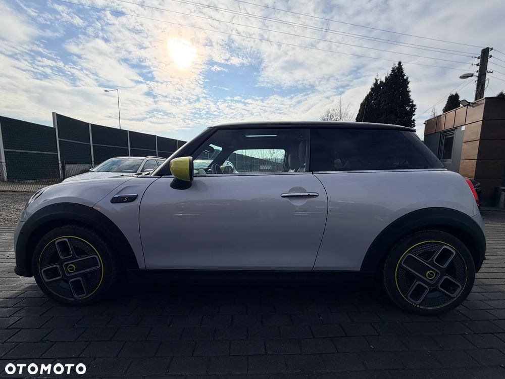 MINI Cooper SE Electric Trim - 11