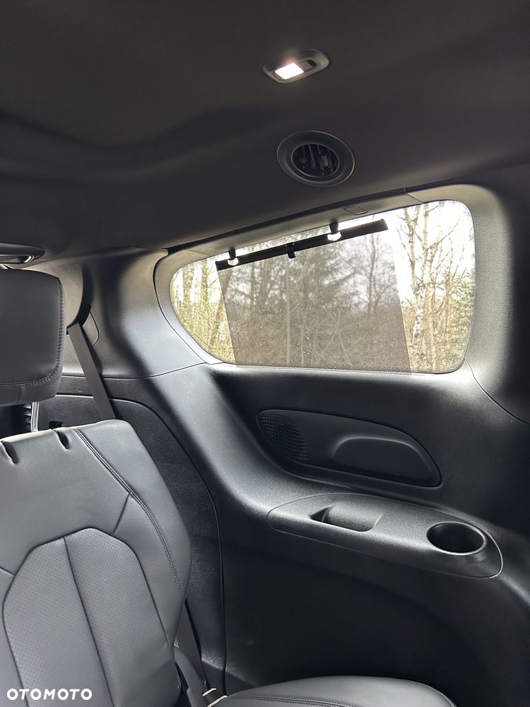 Chrysler Pacifica - 33