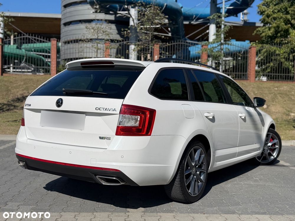 Skoda Octavia 2.0 TDI DSG RS - 10