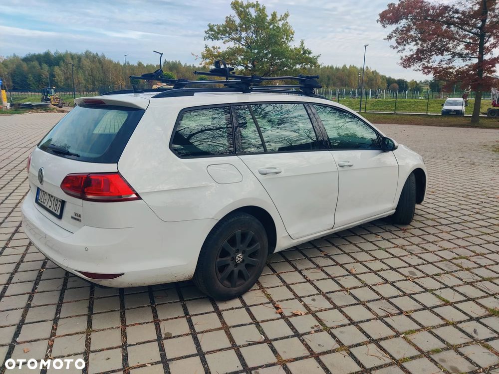 Volkswagen Golf - 1