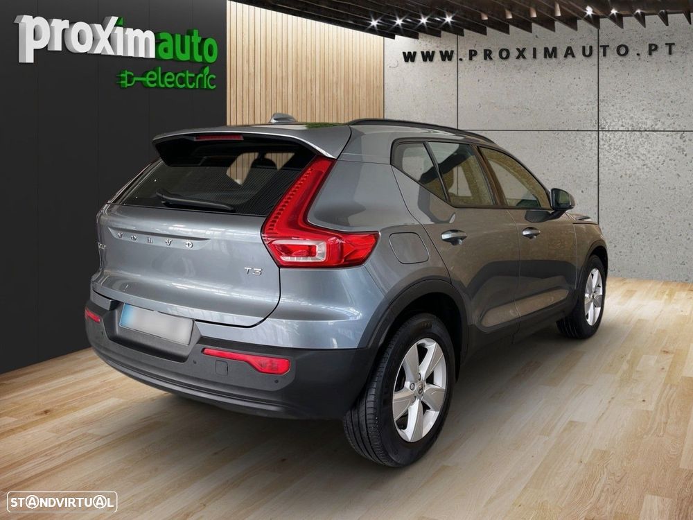 Volvo XC 40 1.5 T3 Momentum Tech Edition - 11