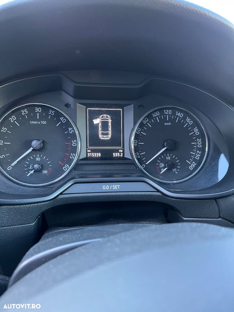 Skoda Octavia 1.6 TDI ELEGANCE - 9