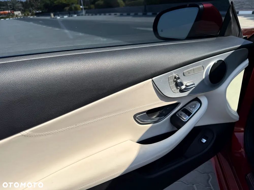 Mercedes-Benz Klasa C 300 9G-TRONIC AMG Line - 15