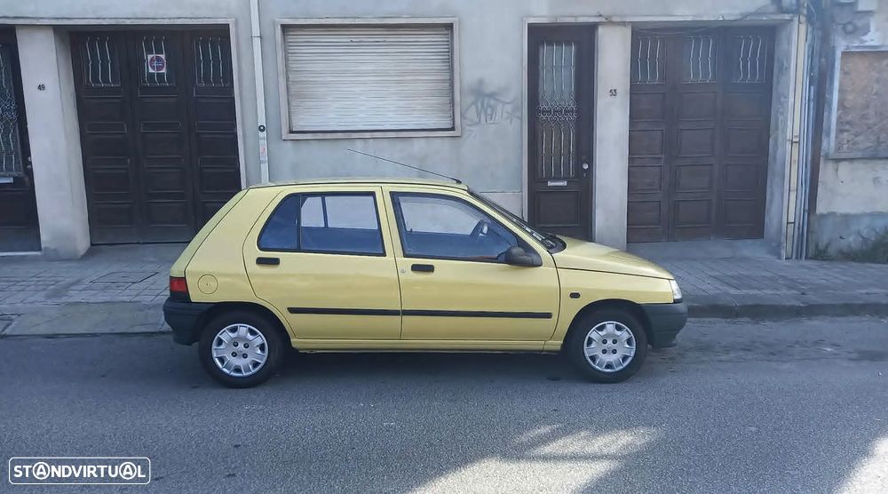 Renault Clio 1.2 RN - 11