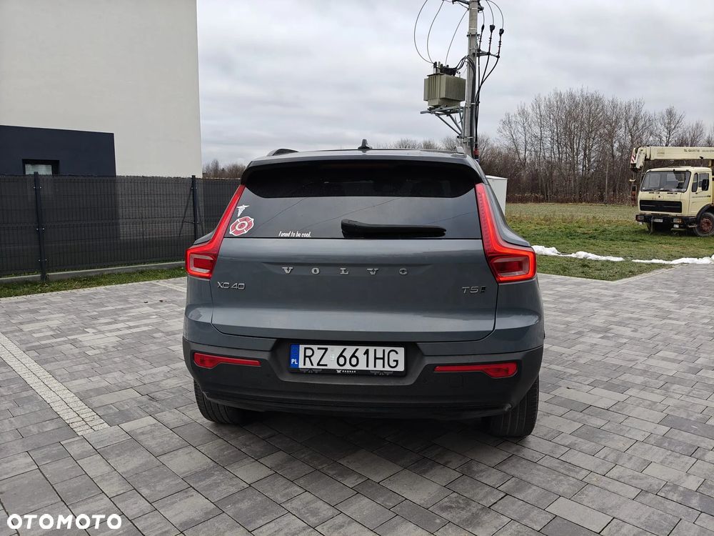 Volvo XC 40 T5 AWD R-Design - 4