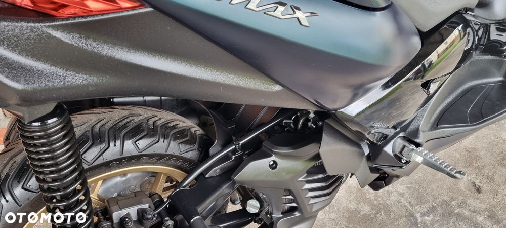 Yamaha X-max - 8