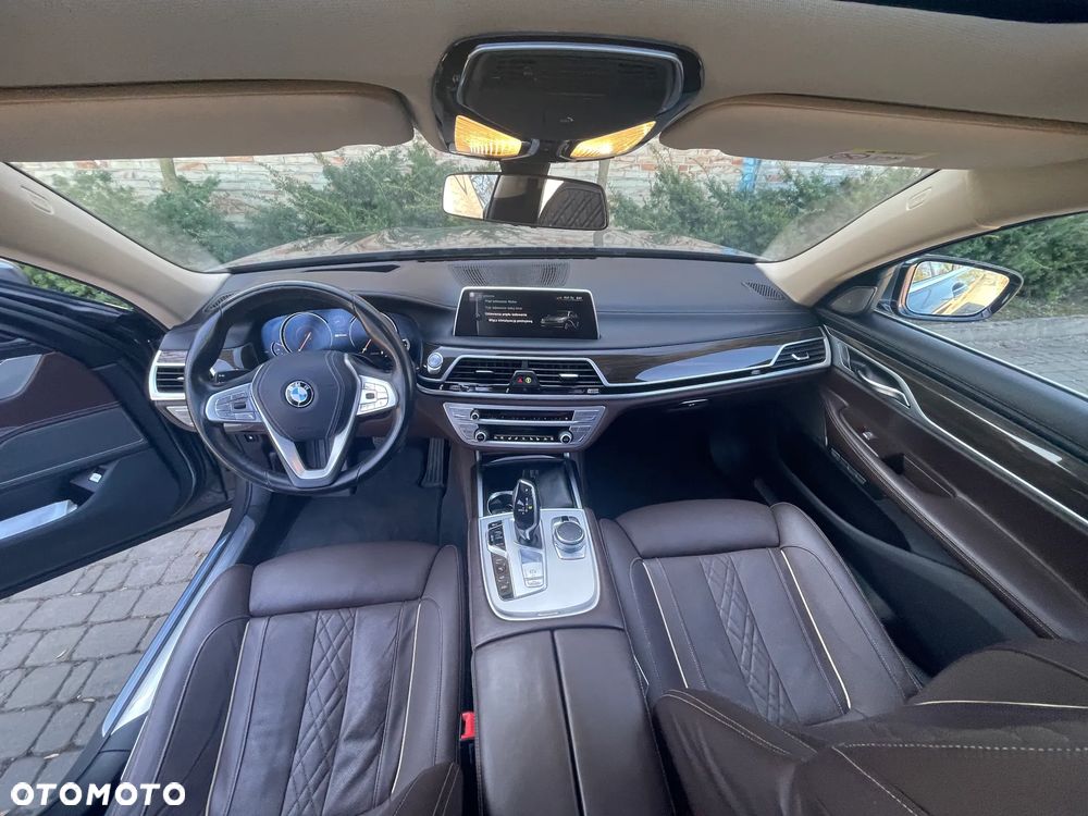 BMW Seria 7 740Le iPerformance - 17