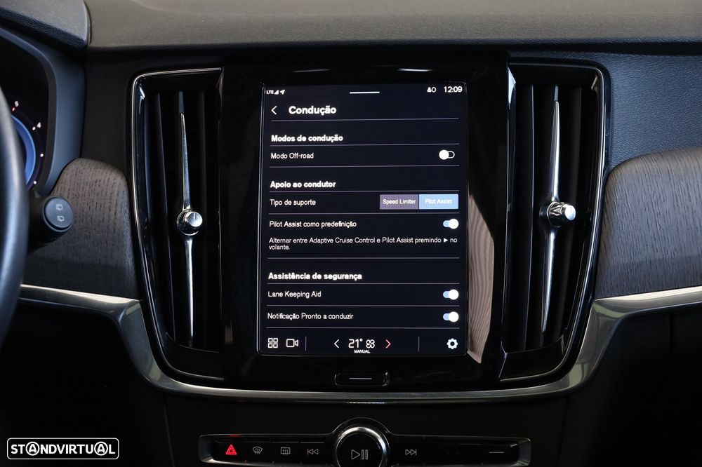 Volvo V90 Cross Country 2.0 B4 AWD - 31