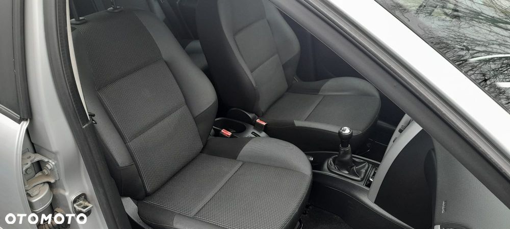 Peugeot 207 1.4 Business Line - 19