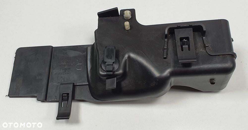 KIEROWNICA POWIETRZA PRAWA VOLVO V60 I 30796473 - 2