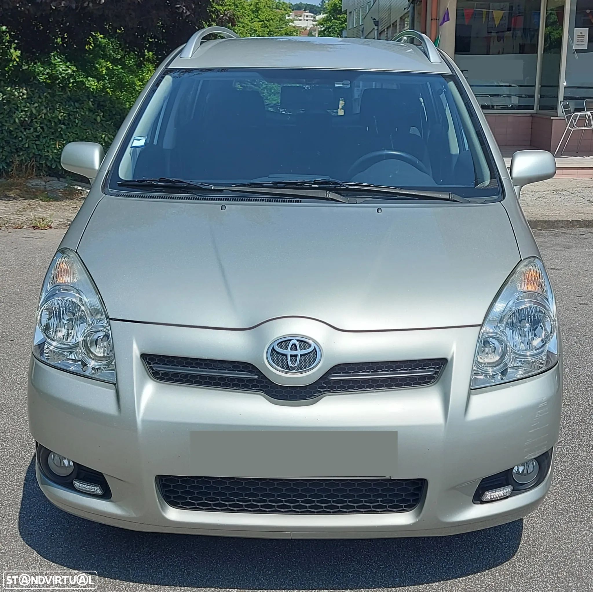 Toyota Corolla Verso 2.2 D-4D - 1