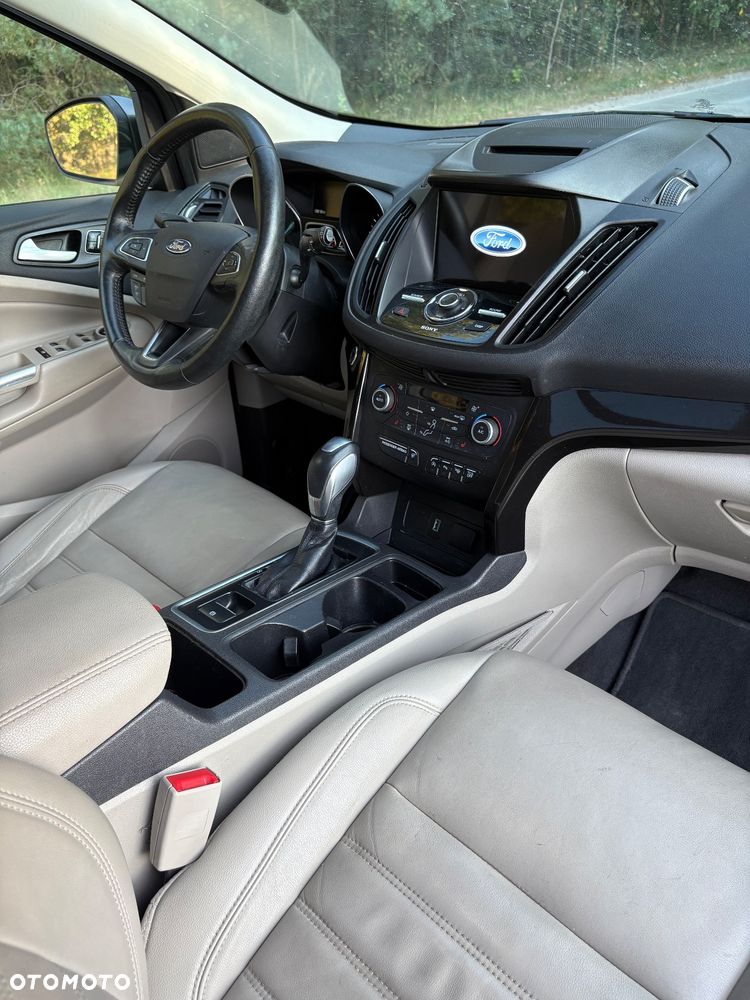 Ford Escape 2.0 EcoBoost AWD Titanium - 21