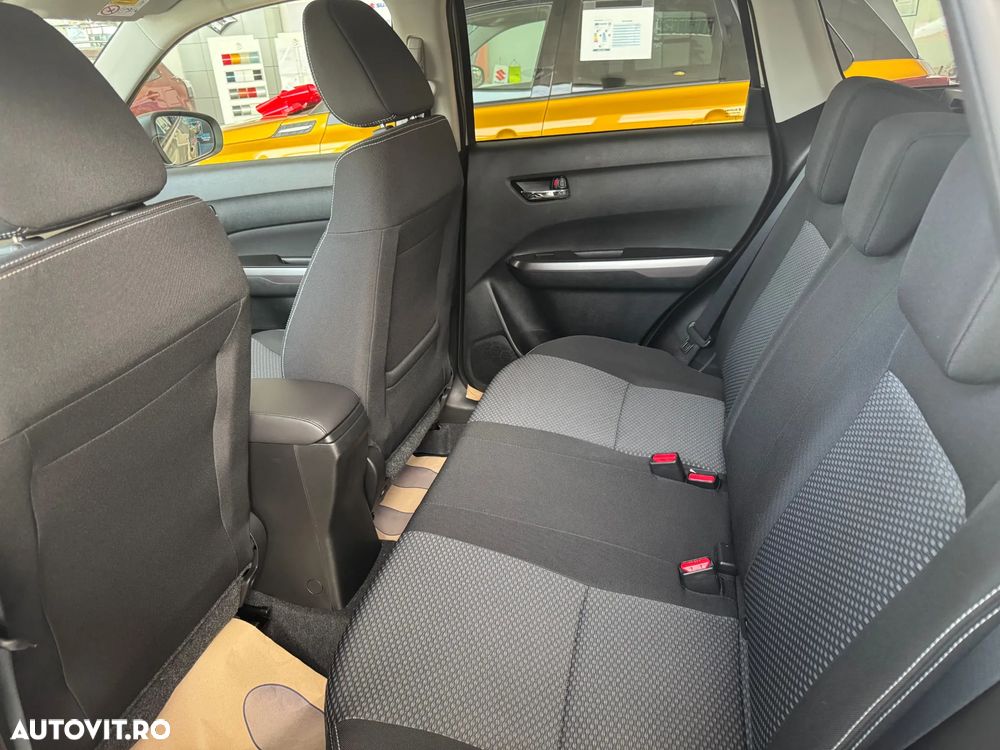 Suzuki Vitara 1.4 Boosterjet 6MT MHEV Passion - 4