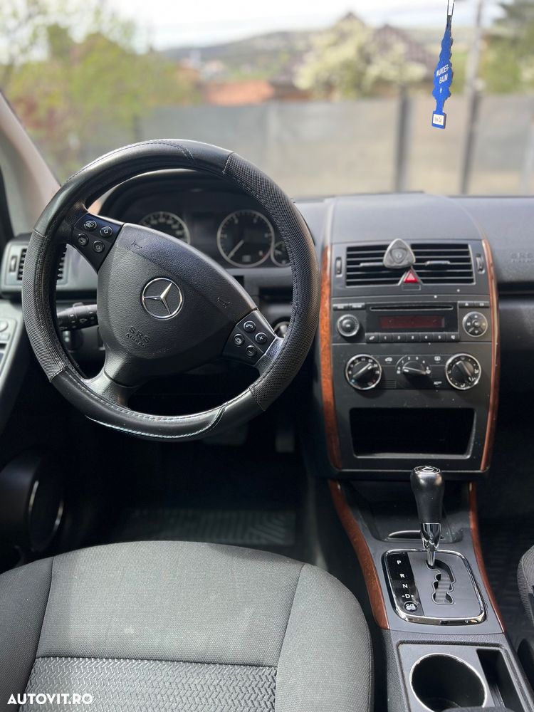 Mercedes-Benz A 180 - 9