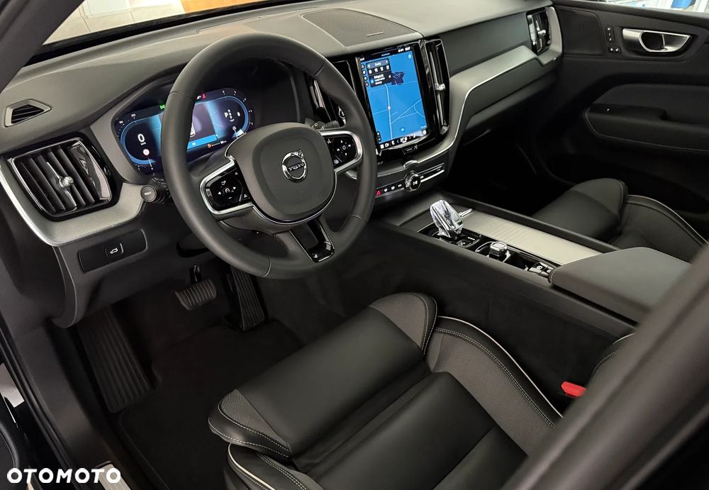 Volvo XC 60 B4 D AWD Plus Dark - 10