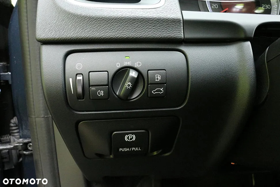 Volvo V60 D3 Geartronic Momentum - 25
