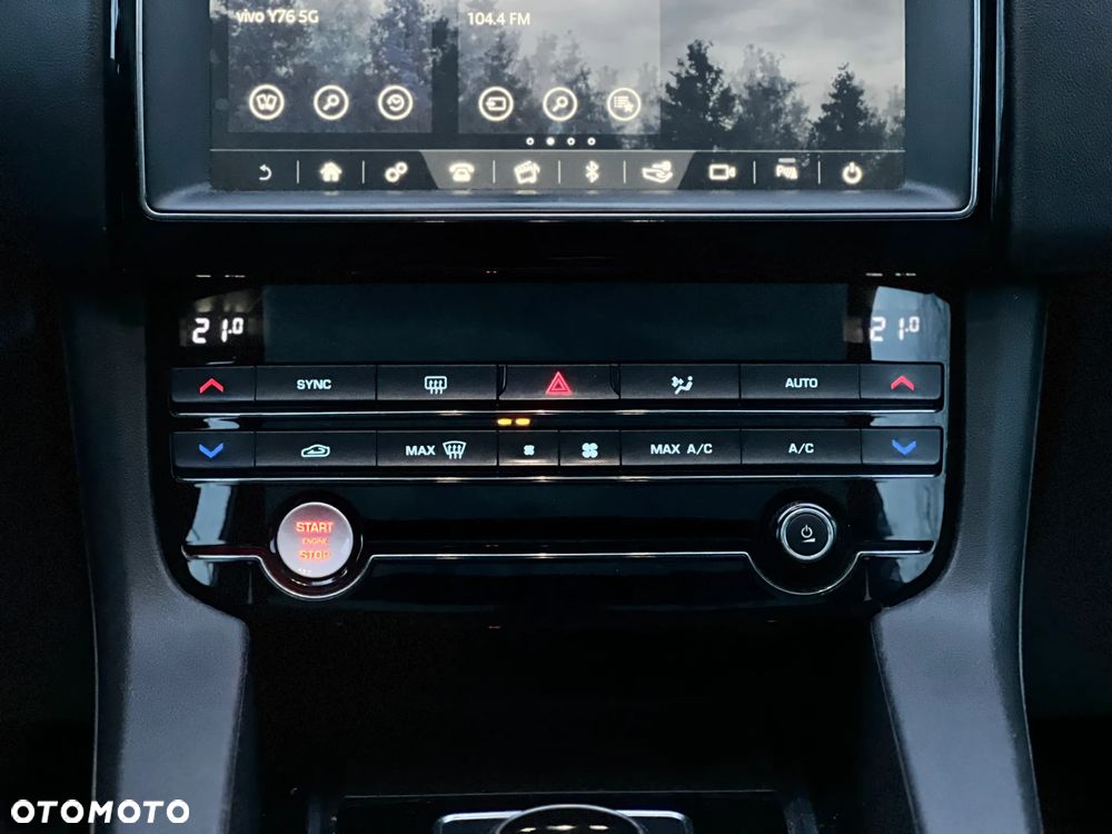 Jaguar F-Pace 25t AWD Prestige - 15