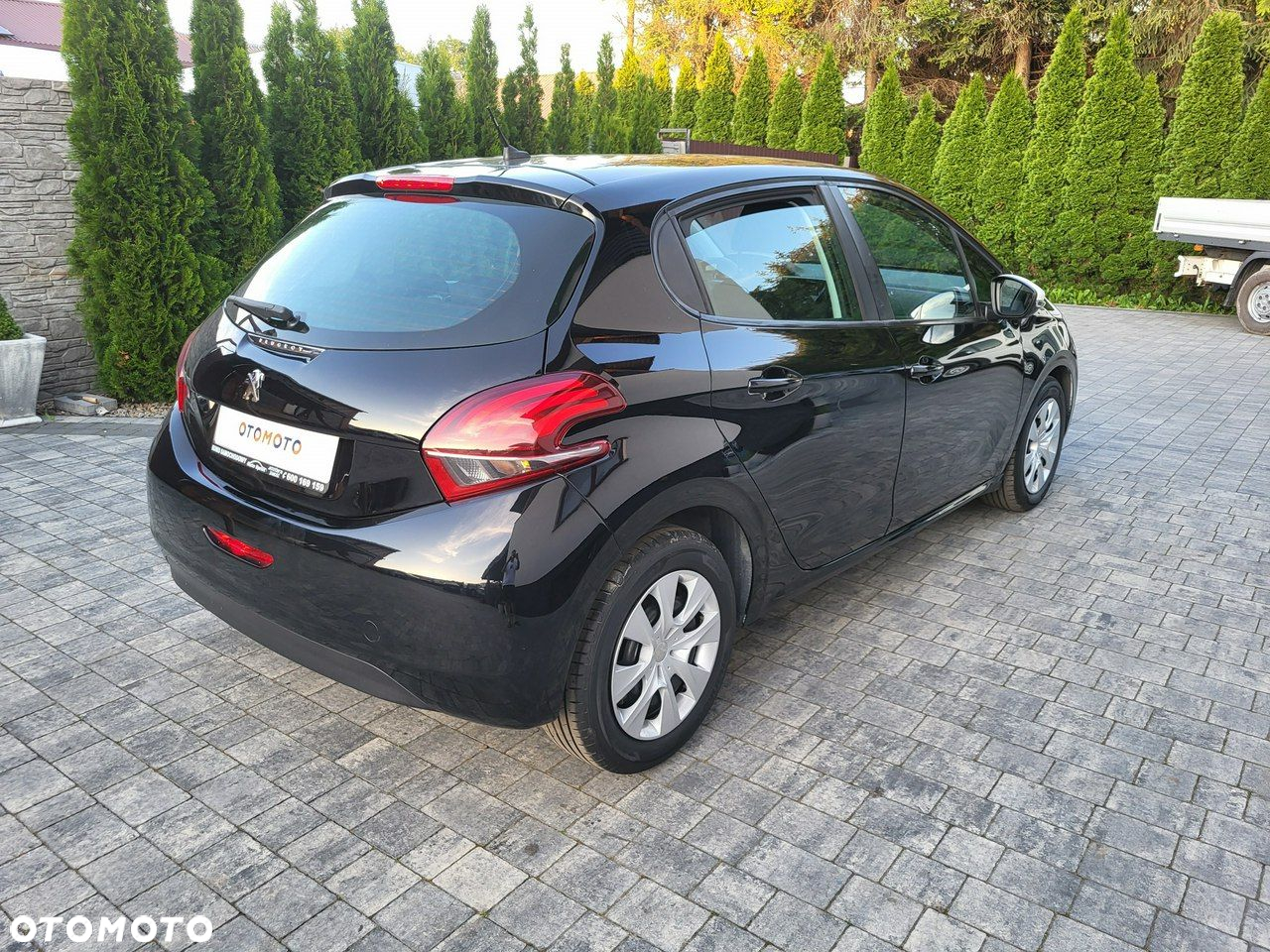 Peugeot 208 - 5