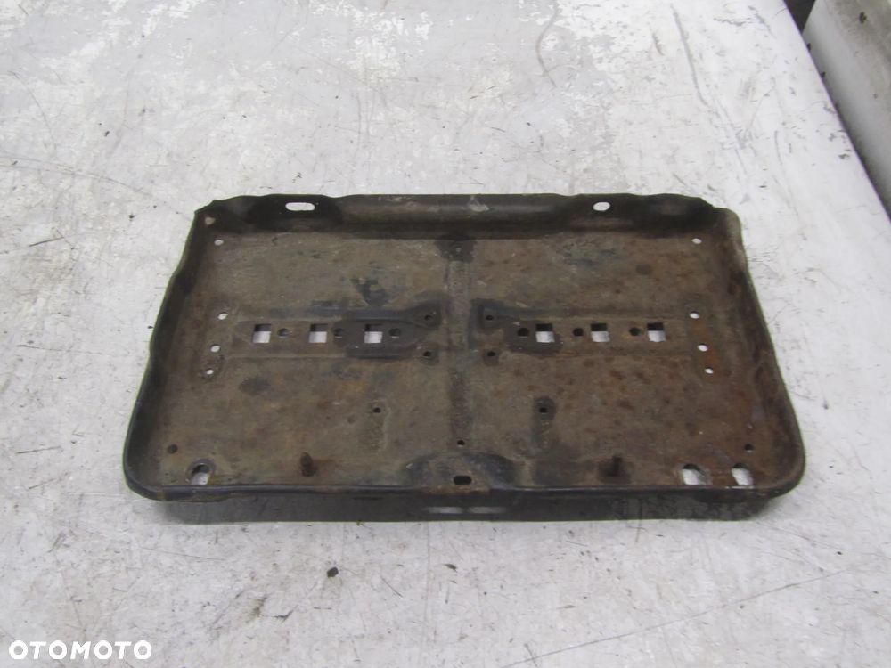 Mercedes Sprinter 901 podstawa akumulatora - 1