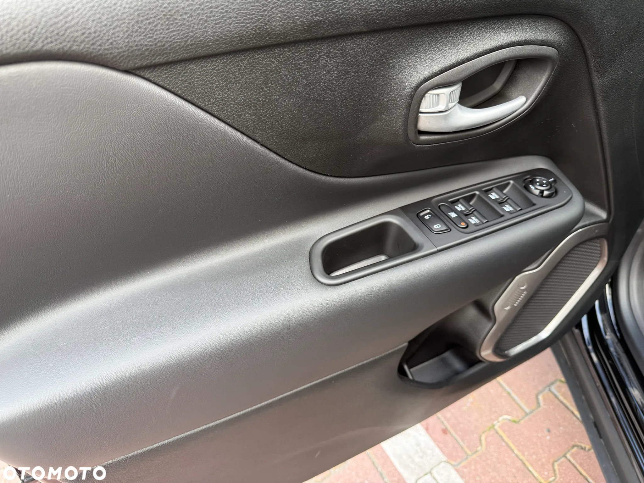 Jeep Renegade 1.5 T4 mHEV Summit FWD S&S DCT - 12