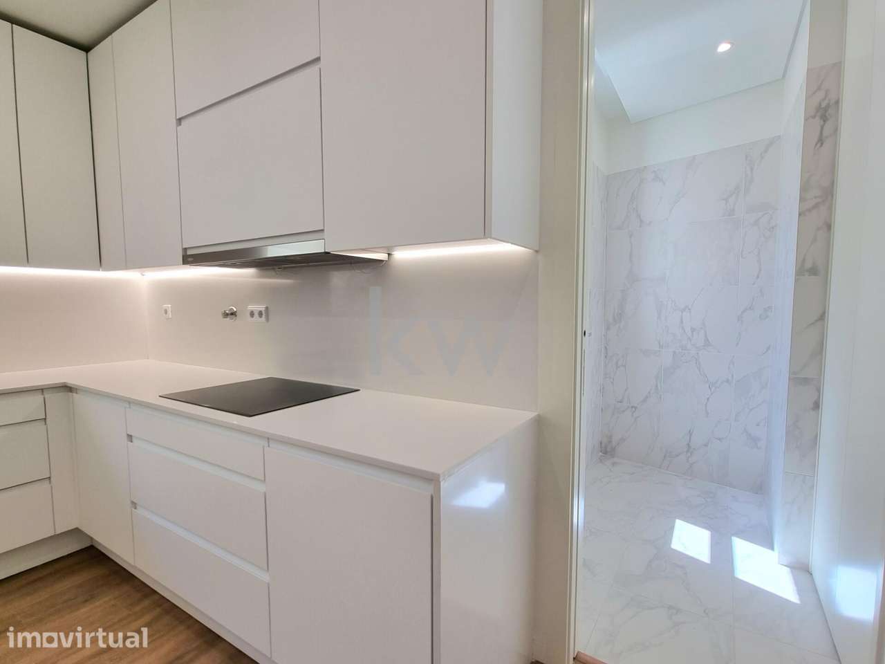 Apartamento T2, com varanda, com garagem - Grande imagem: 5/7