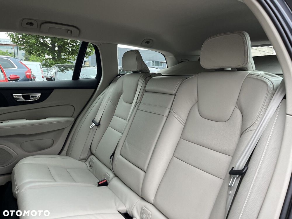 Volvo V60 D4 SCR AWD - 36