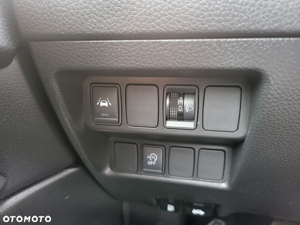 Nissan Qashqai 1.3 DIG-T N-WAY - 19