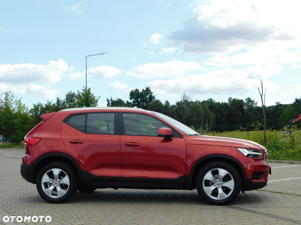 Volvo XC 40 T3 Geartronic Momentum Pro - 4