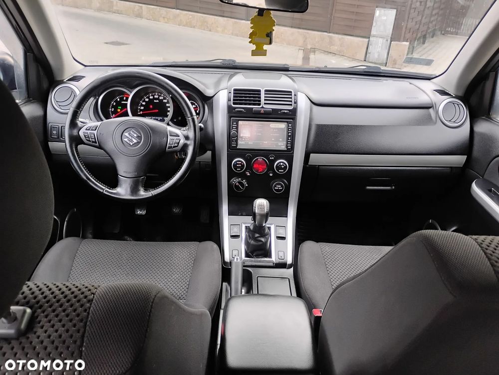 Suzuki Grand Vitara 1.9 DDiS Comfort + DPF Family - 7