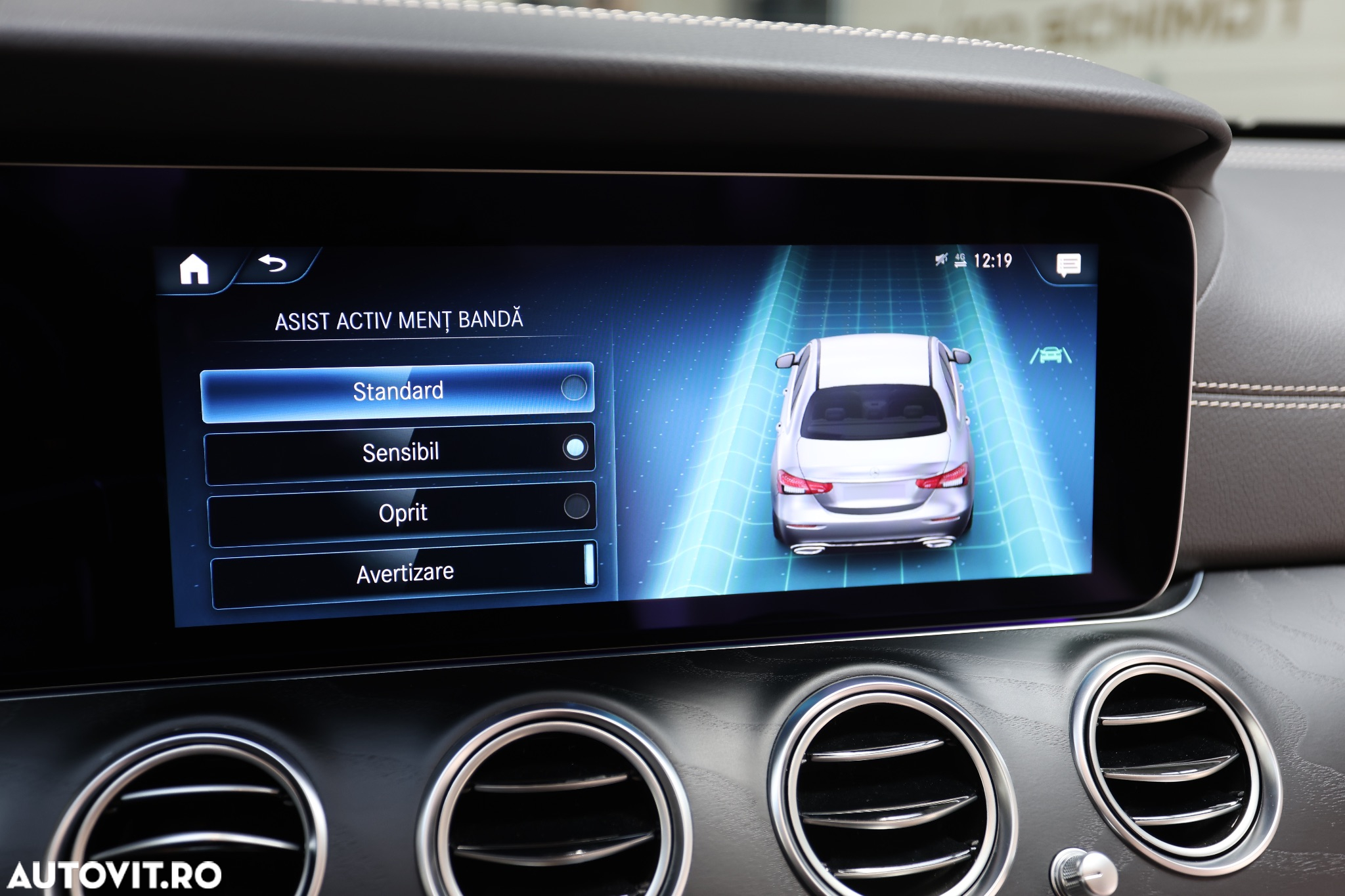 Mercedes-Benz E 300 d 4Matic 9G-TRONIC Exclusive - 31