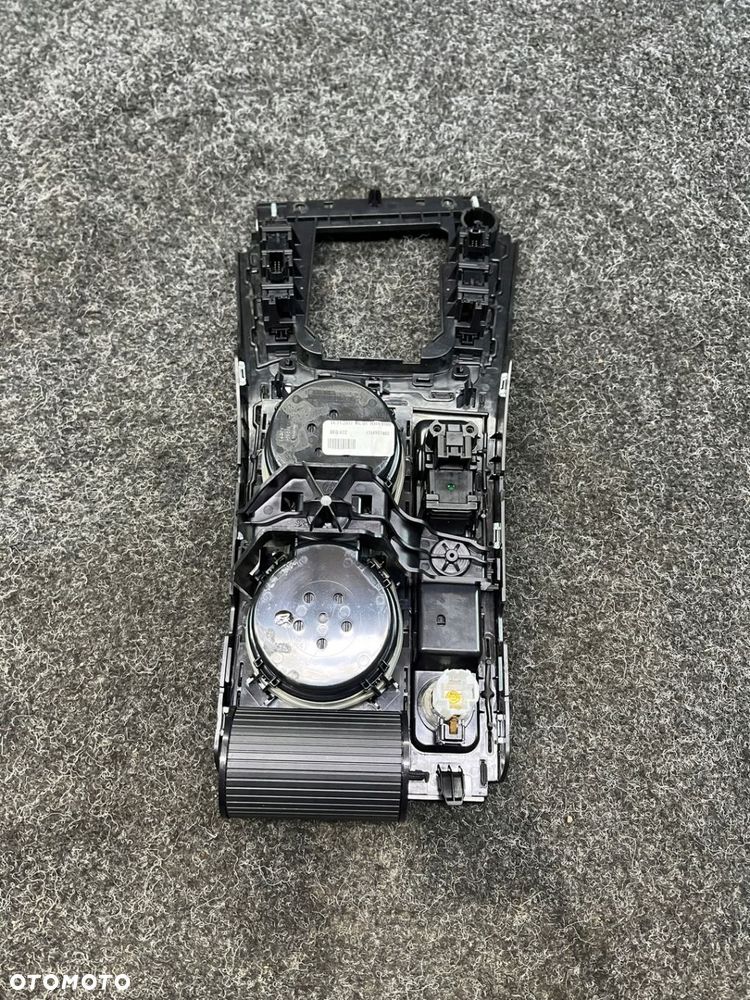 vw golf VII tunel środkowy uchwyt na kubki 5G1864263 5G1863245F - 9