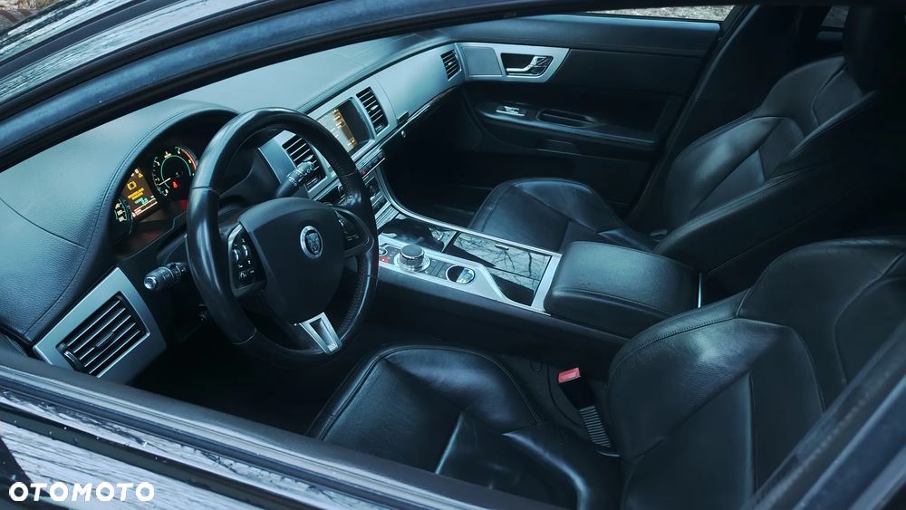 Jaguar XF 3.0 V6 D Portfolio - 11