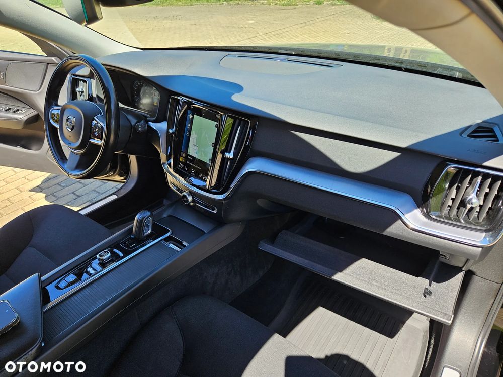 Volvo V60 D4 Momentum Pro - 32