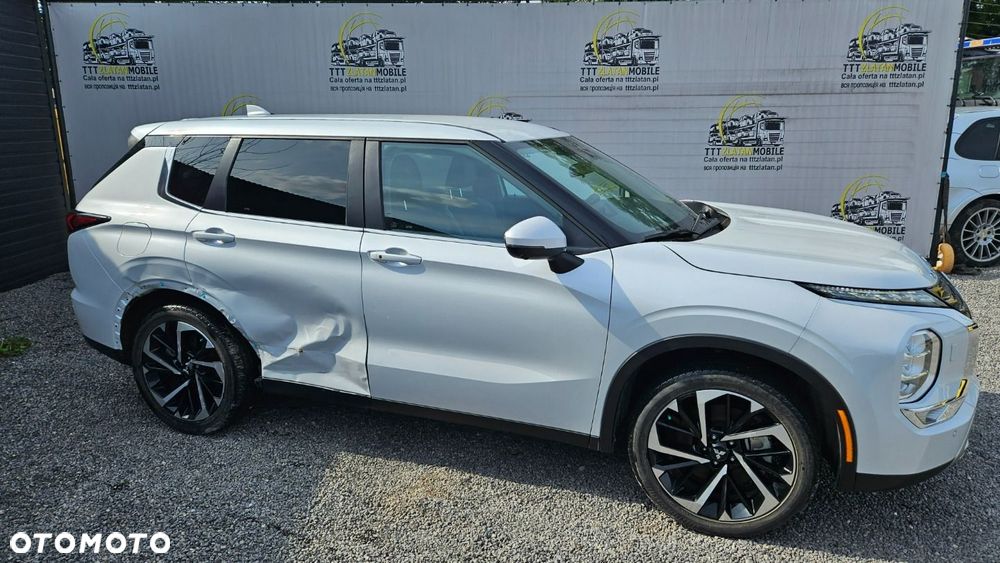 Mitsubishi Outlander - 13
