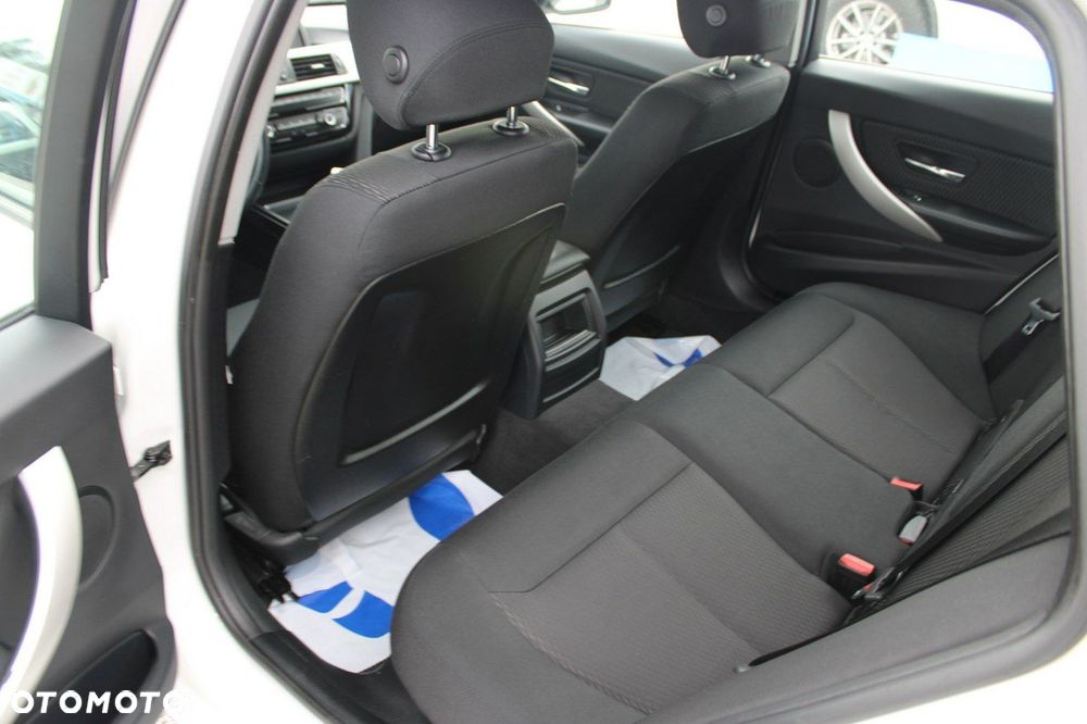 BMW Seria 3 - 16