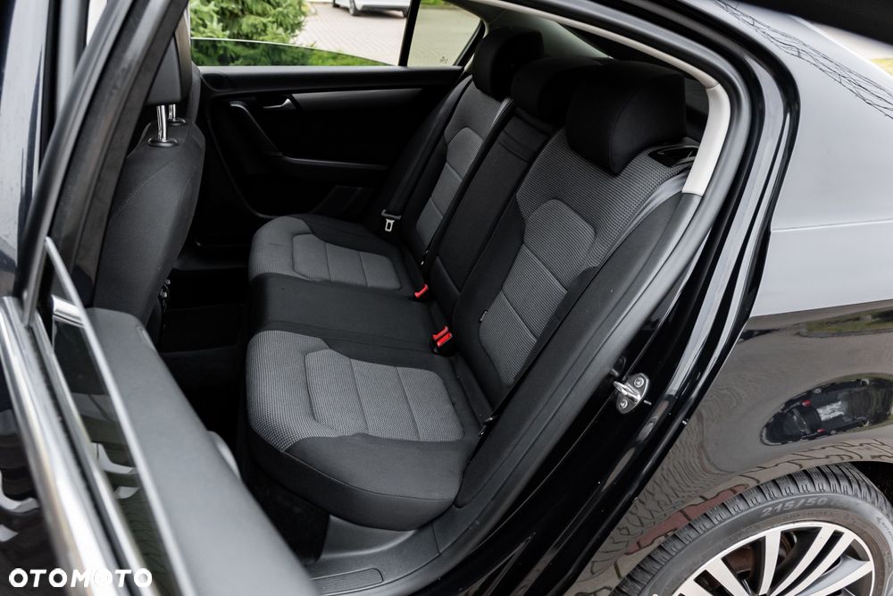 Volkswagen Passat - 6