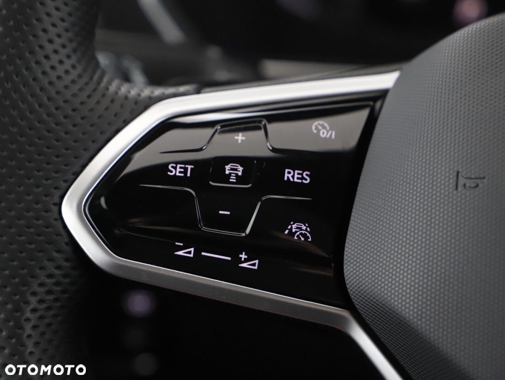 Volkswagen Tiguan Allspace - 16