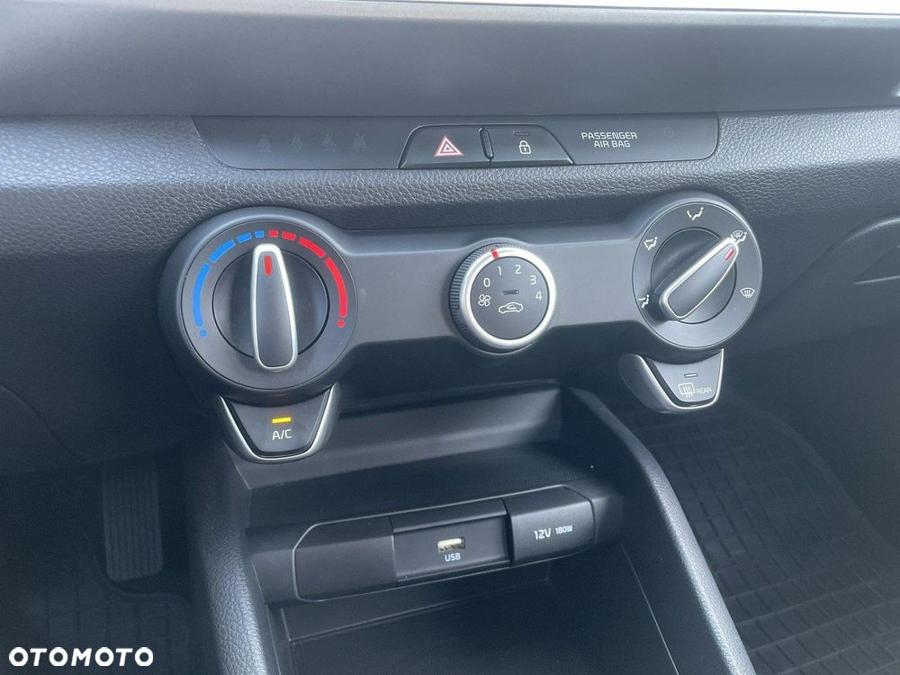 Kia Stonic - 23