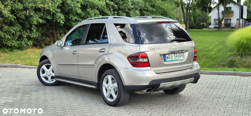 Mercedes-Benz ML 320 CDI 4Matic 7G-TRONIC Edition 10 - 4