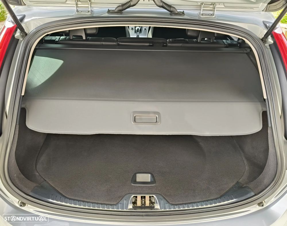 Volvo V60 Cross Country 2.0 D3 Momentum - 28