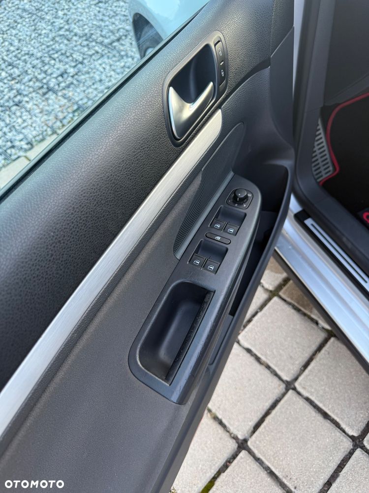 Volkswagen Golf 2.0 TSI GTI DSG - 17