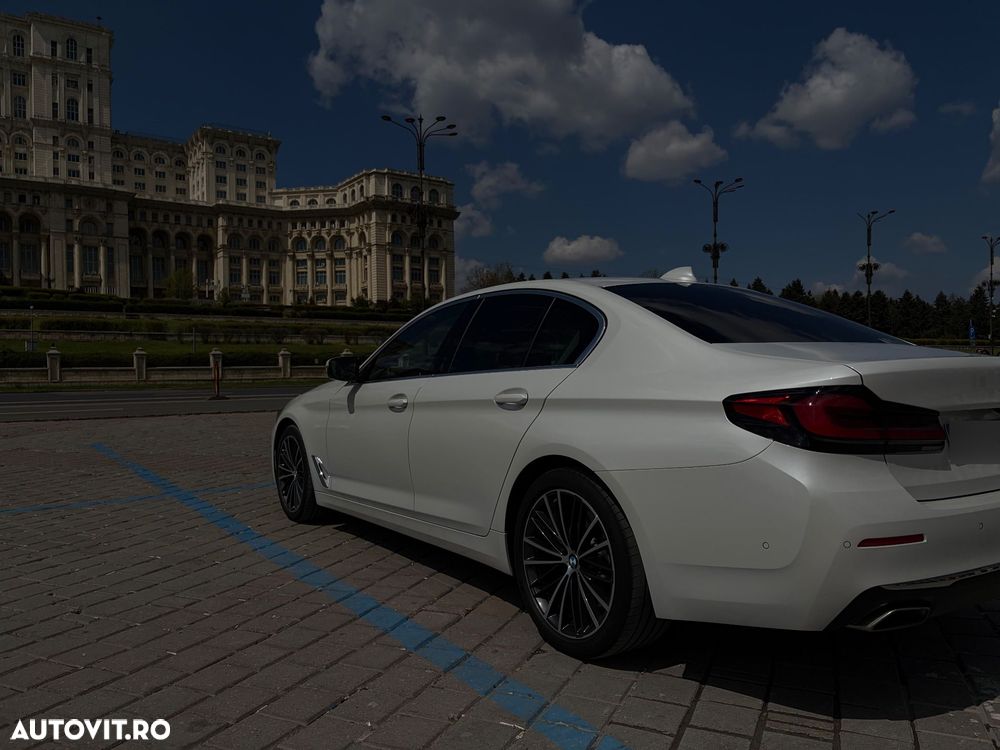 BMW Seria 5 530d xDrive AT MHEV - 14